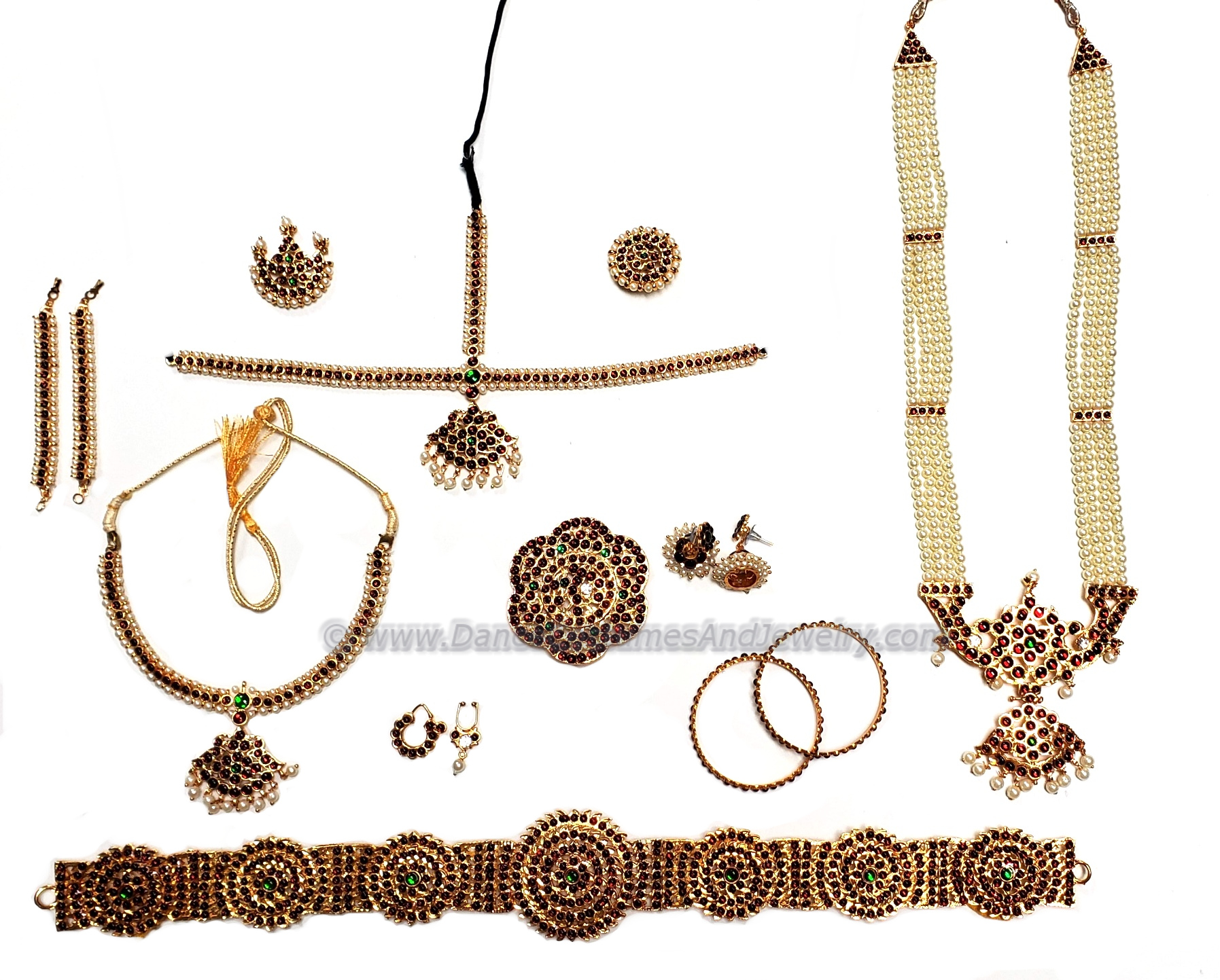 https://www.excellis.co.in/dance_jewlry//public/storage/photos/1/Products/1112_triangle_set__14381.jpg