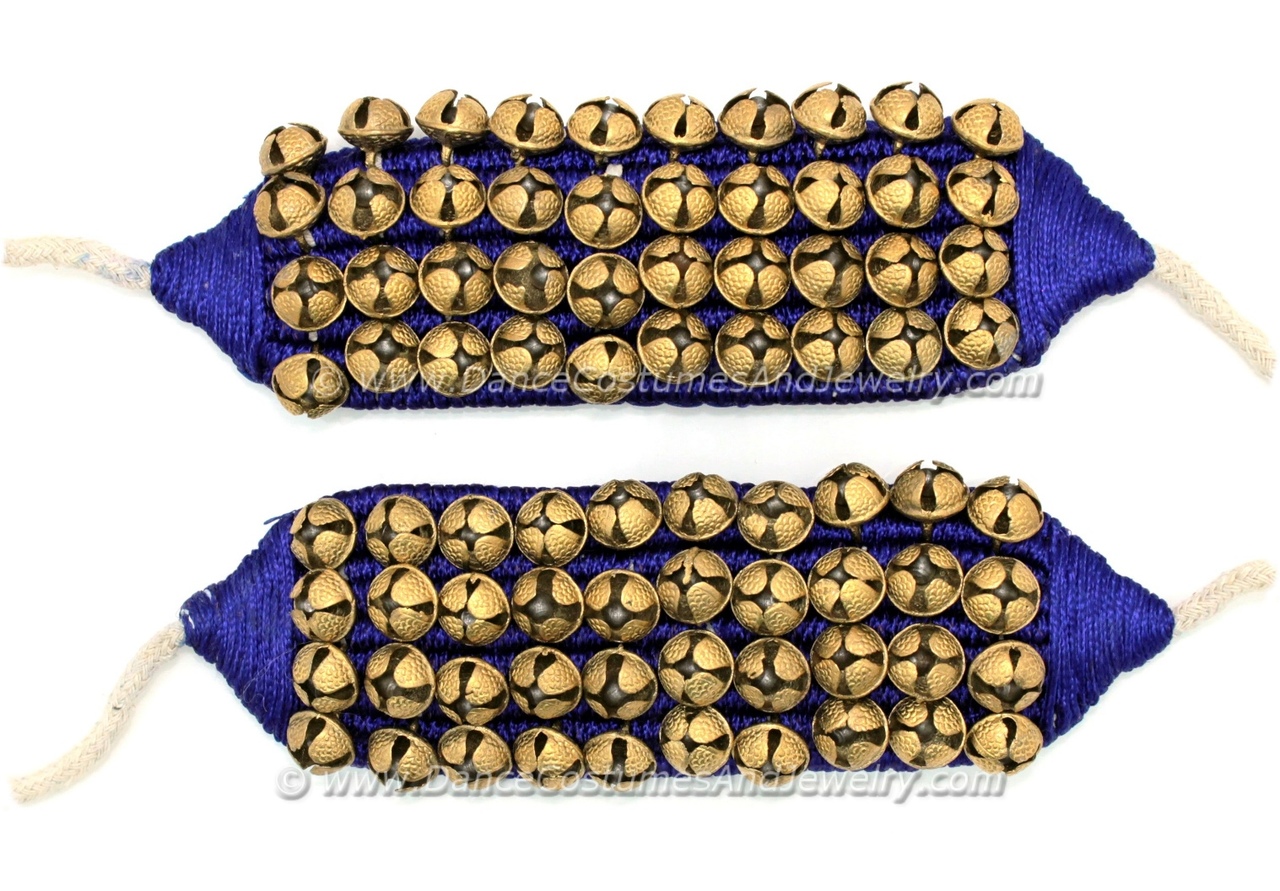https://www.excellis.co.in/dance_jewlry//public/storage/photos/1/Products/4_line_cloth_blue_GungurooCR-small__83647.jpg
