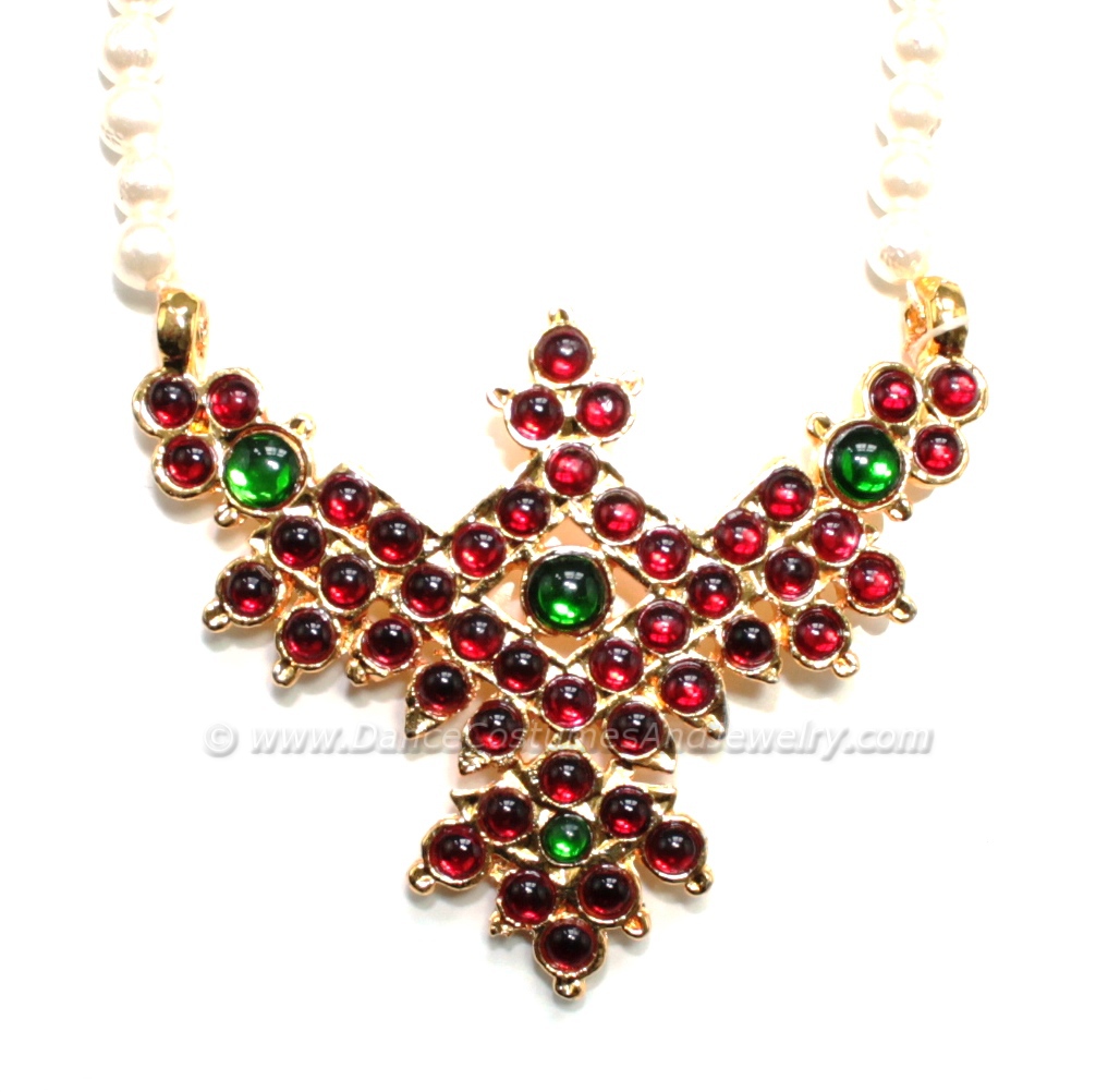 https://www.excellis.co.in/dance_jewlry//public/storage/photos/1/Products/6041_long_chain02CR__64900.jpg