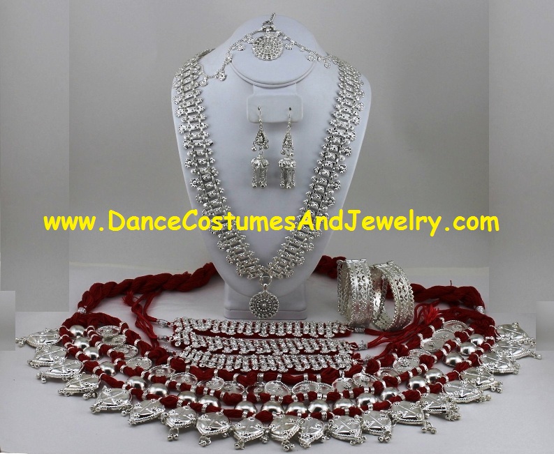 https://www.excellis.co.in/dance_jewlry//public/storage/photos/1/Products/BNW-Odissi_1500-Smal__31265.jpg
