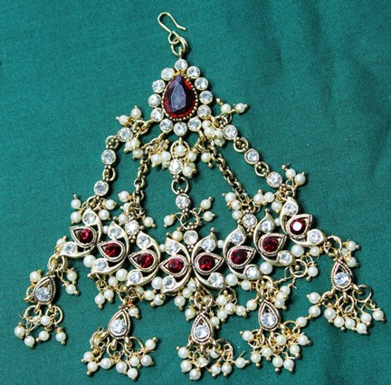https://www.excellis.co.in/dance_jewlry//public/storage/photos/1/Products/HairJewelry_Kathak-09__62267.jpg