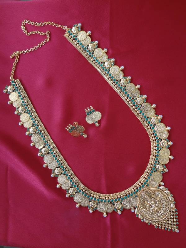 https://www.excellis.co.in/dance_jewlry//public/storage/photos/1/Products/LongChain__75142.jpg