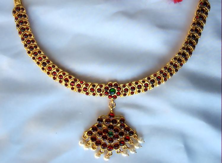 https://www.excellis.co.in/dance_jewlry//public/storage/photos/1/Products/NecklaceChandra__52675.jpg