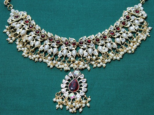 https://www.excellis.co.in/dance_jewlry//public/storage/photos/1/Products/Necklace_Kathak-09__86122.jpg