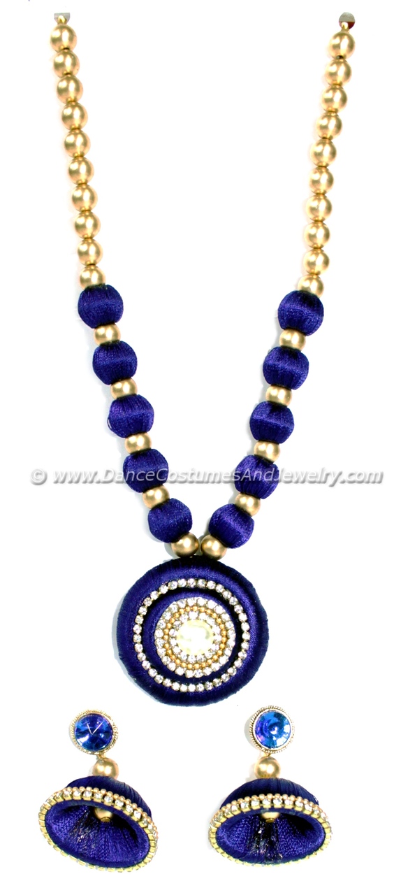 https://www.excellis.co.in/dance_jewlry//public/storage/photos/1/Products/TRED_Blue_necklace_set_scr__56636.jpg