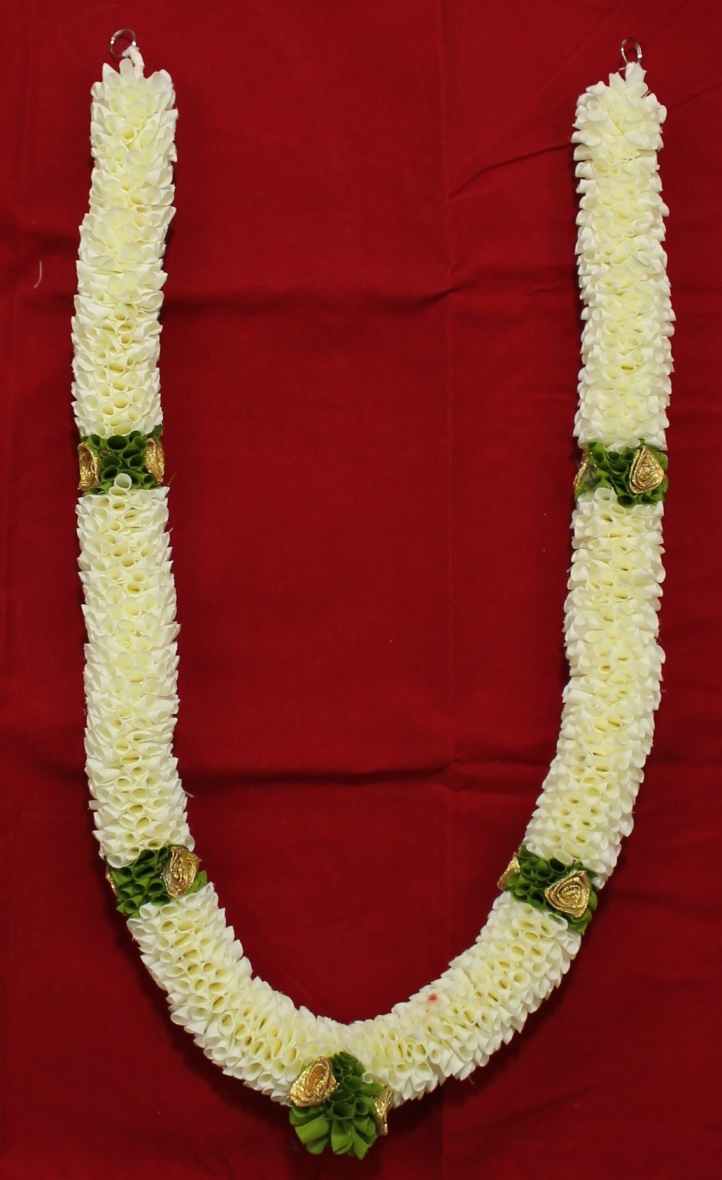 https://www.excellis.co.in/dance_jewlry//public/storage/photos/1/Products/WhiteGreenHaaram_sml__09964.jpg