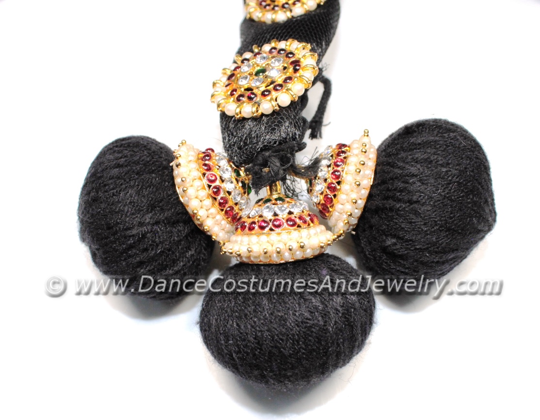 https://www.excellis.co.in/dance_jewlry//public/storage/photos/1/Products/kunjalam-small__53693.jpg