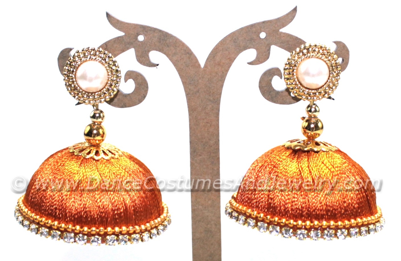 https://www.excellis.co.in/dance_jewlry//public/storage/photos/1/Products/large_-Golden_thread_jimikkiCR__61636.jpg