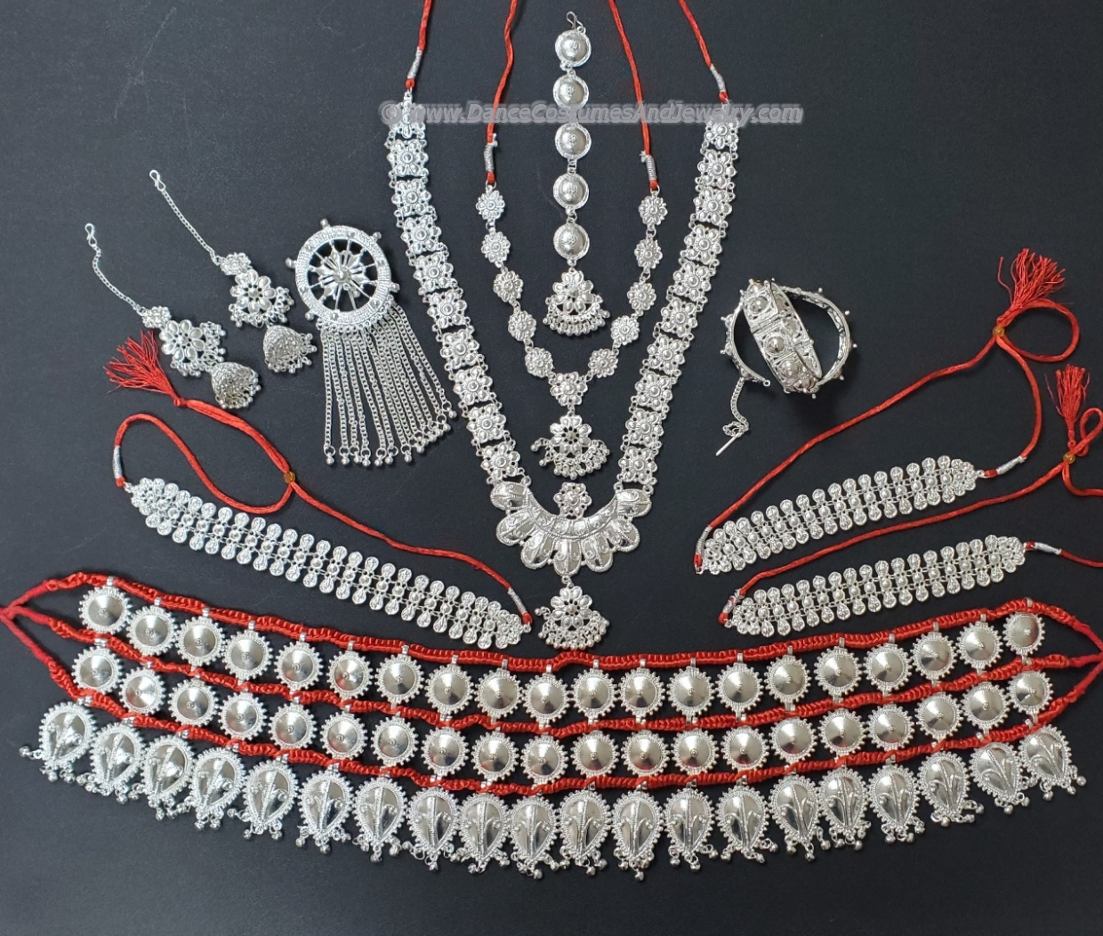 https://www.excellis.co.in/dance_jewlry//public/storage/photos/1/Products/new_odissi_jewelryMCL01CSR__97885.jpg