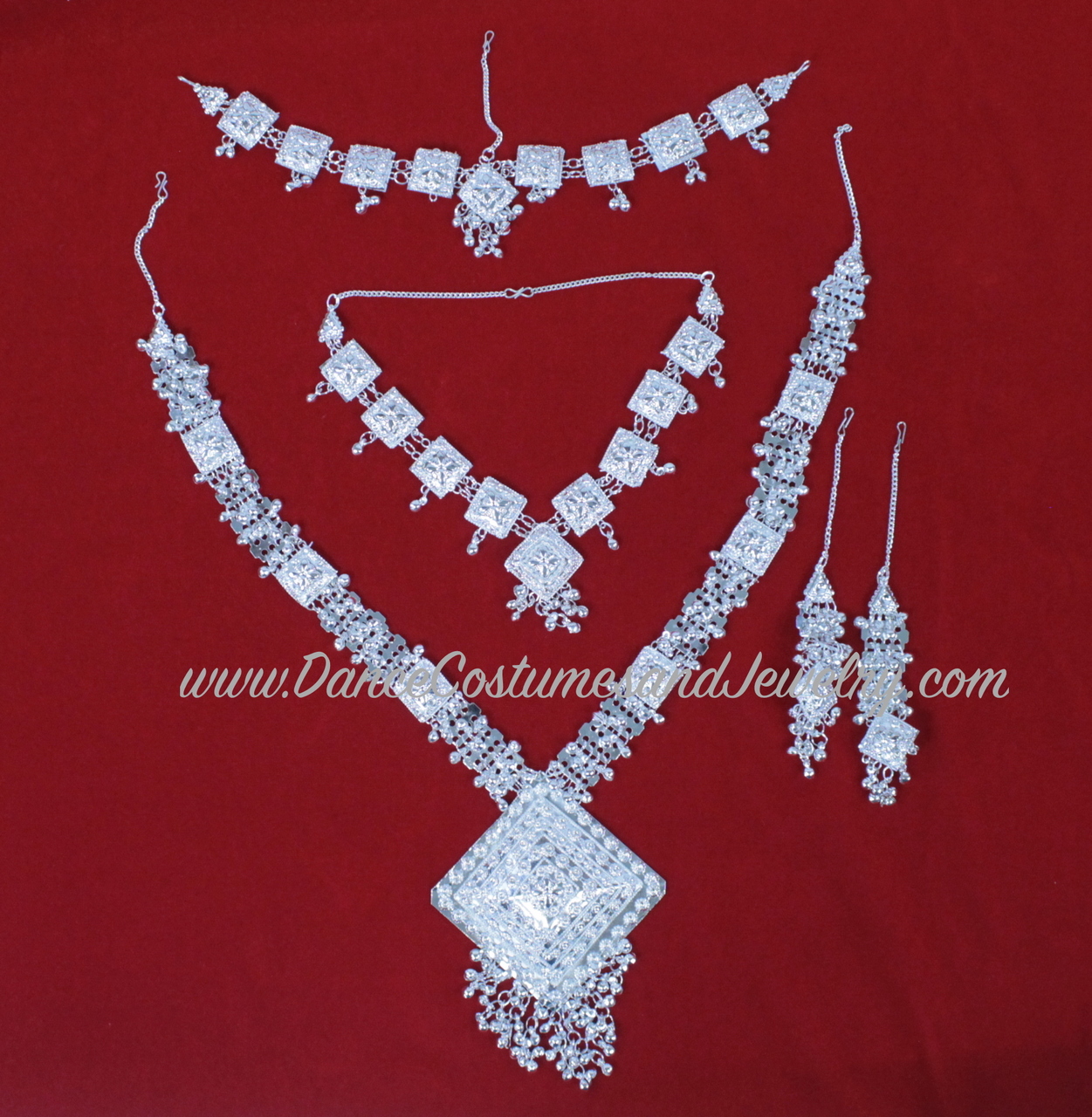 https://www.excellis.co.in/dance_jewlry//public/storage/photos/1/Products/square_odissi_jewelry__00711.jpg
