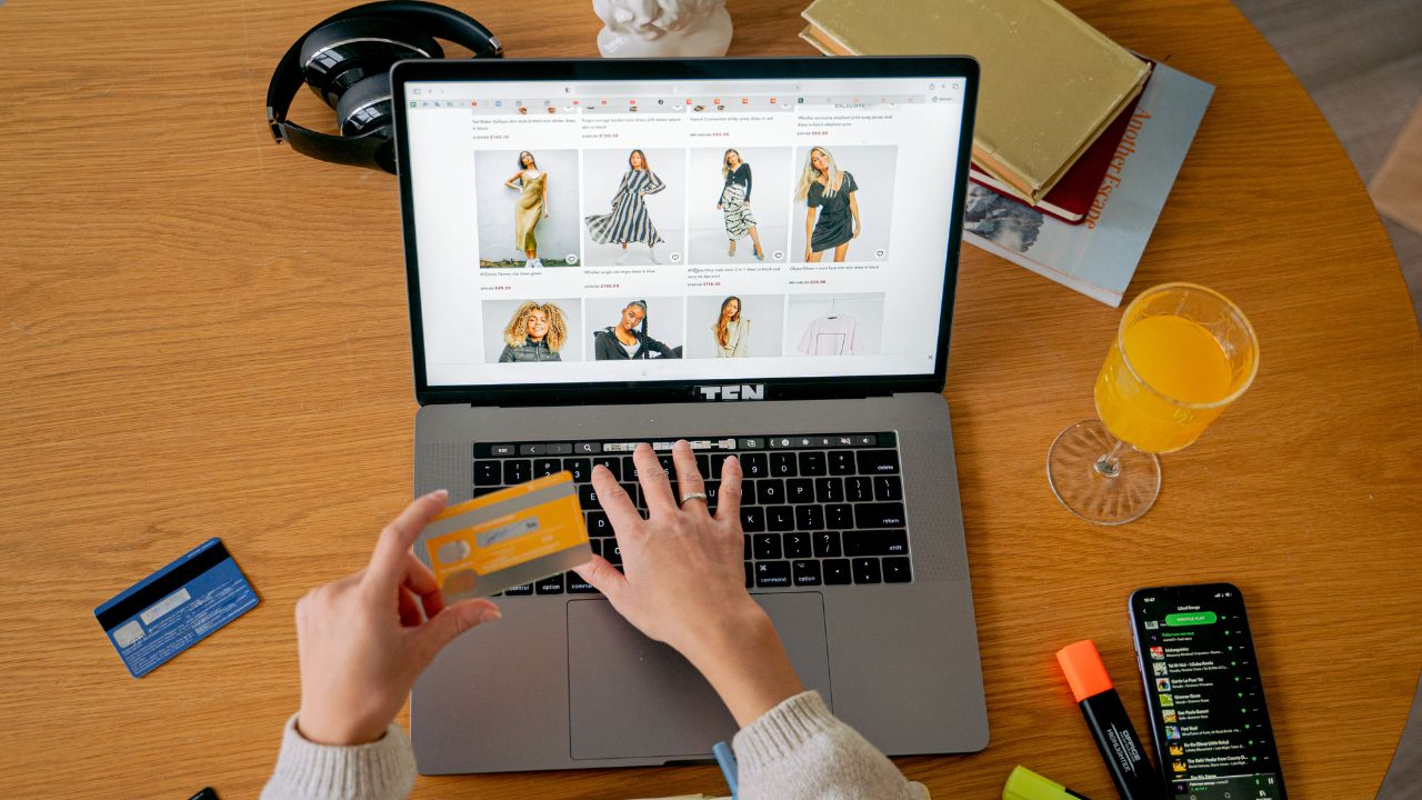 14 Explicit Reasons to Choose Shopify for E-commerce Shop Development